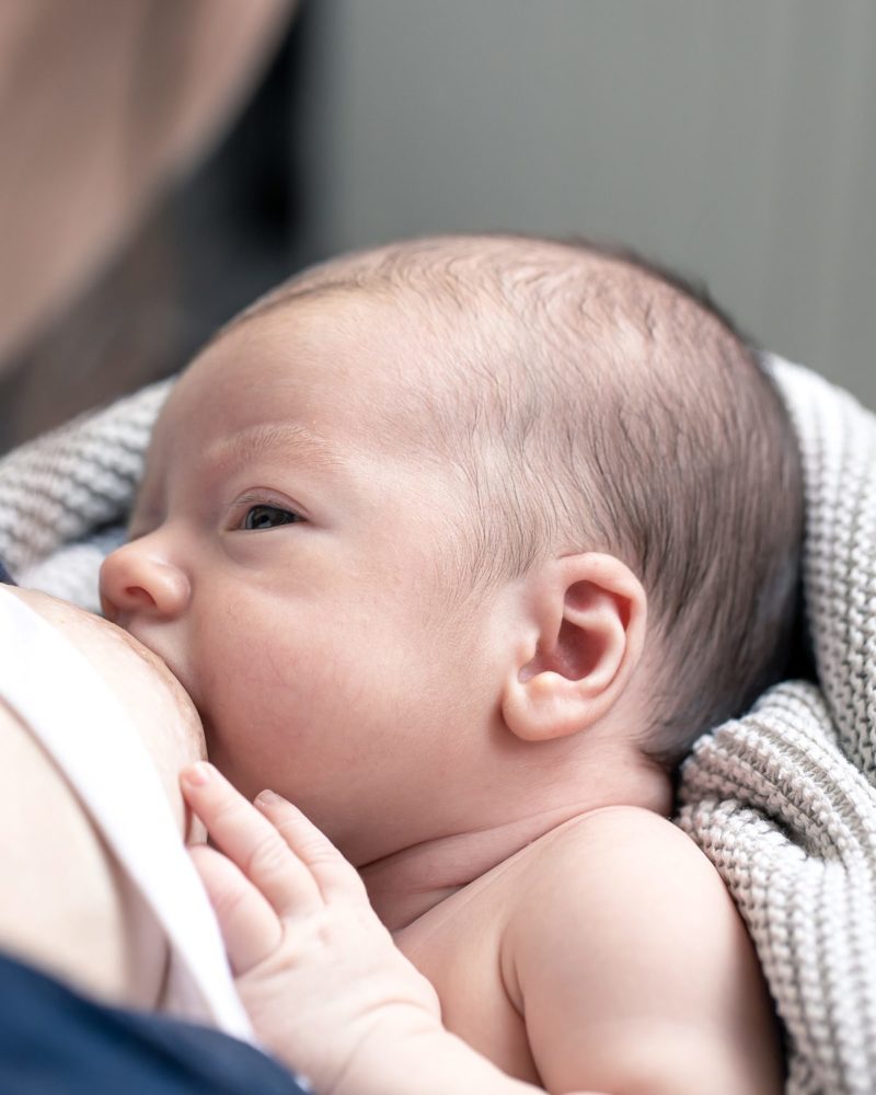 diversibaby-alimentaire-bébé-recettes-comment-commencer-aliment-enfant-purée-légumes-sans-gluten-vegan-sans-lactose-lait-allaitement-nourrisson-blog-informations-conseils-professionnel-pédiatre-dme-portrait-19